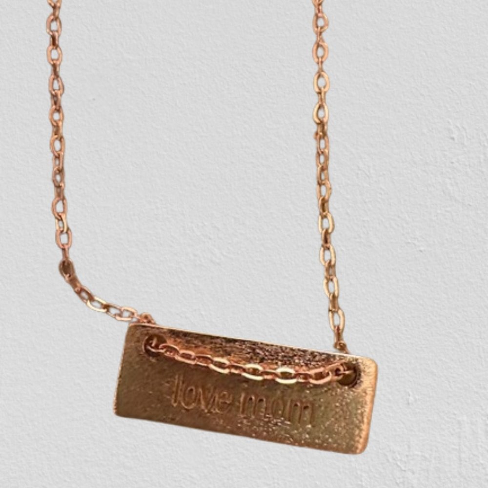 Charlene K  Love Mom Necklace  10127  NWT Boutique